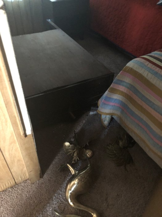 017-Front bedroom entrance.jpg